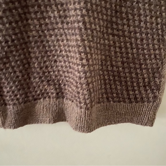 sweater vest - Picture 3 of 4